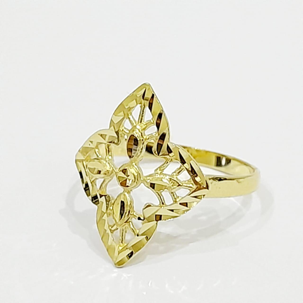 18 Karat Gold Ring Flower Design (Size 7.8)2.52 gms - Image 3