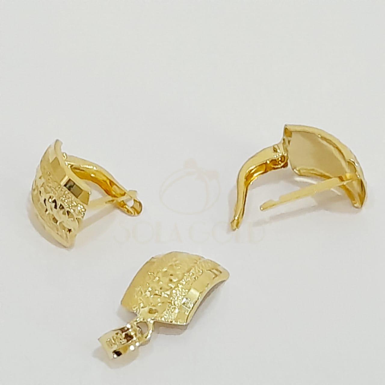 18 Karat Gold Clip Type Set (Pendant/Earring) 1.67 gms - Image 2