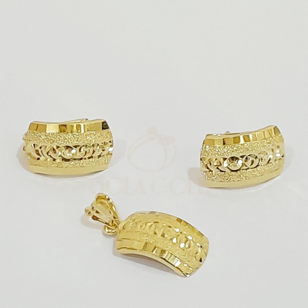 18 Karat Gold Clip Type Set (Pendant/Earring) 1.67 gms - Image 3