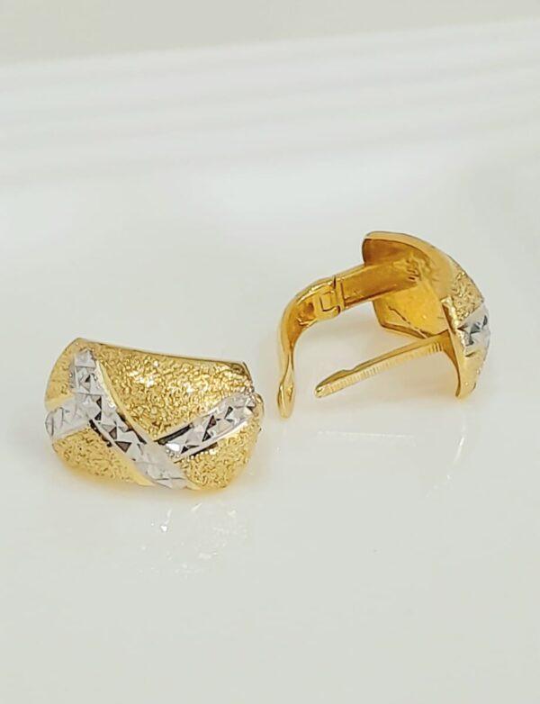 Clip Earring 18k Gold 3.06 gms - Image 2