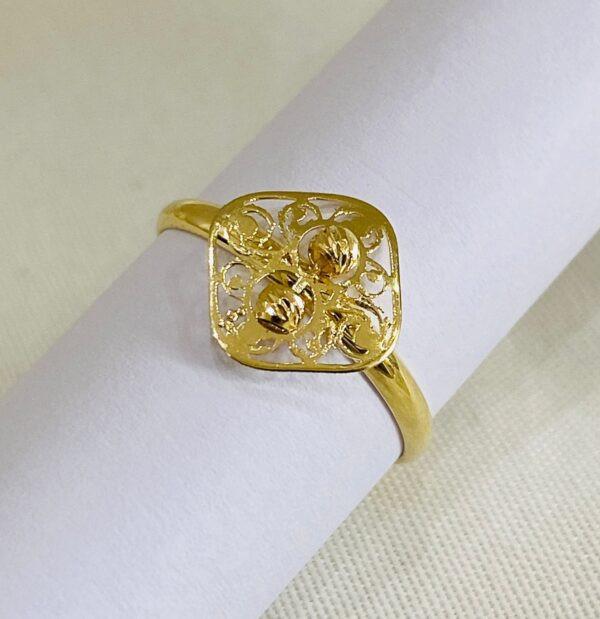 Real Gold Ring 18K (Size: 7 ) 0.89 gms