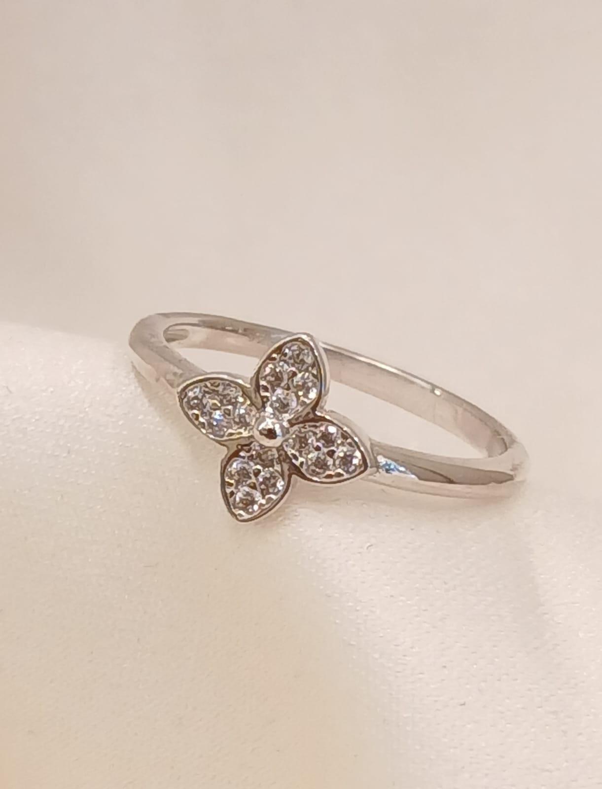 Real Silver Flower Ring 925 (size: 6 ) 1.31 gms