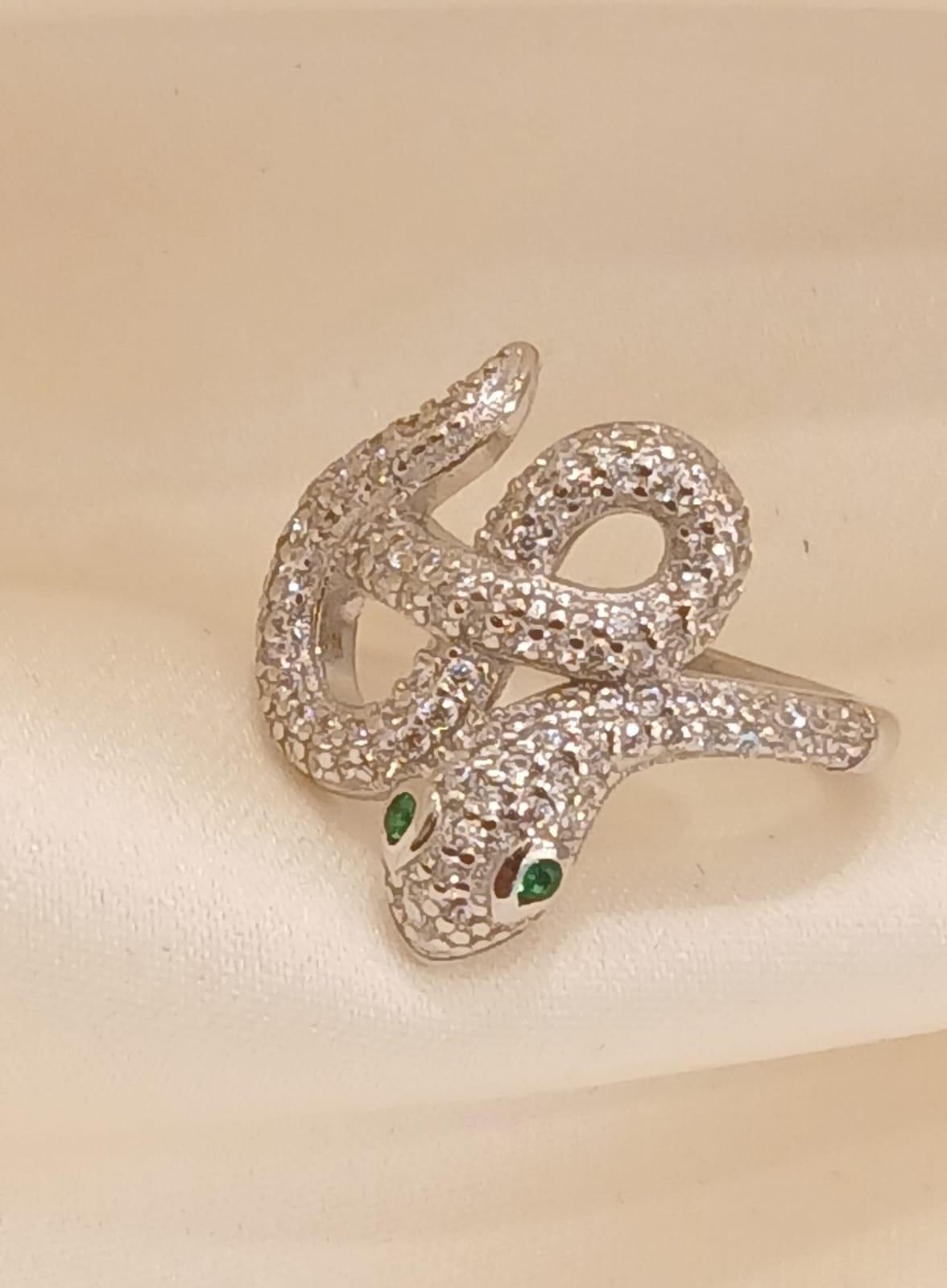 Real Silver Ring 925 (size: 6.8 ) 4.58 gms