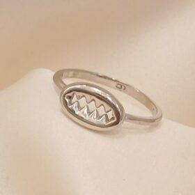 Real Silver Ring 925 (size: 7/9.1 ) 2.43/2.49 gms
